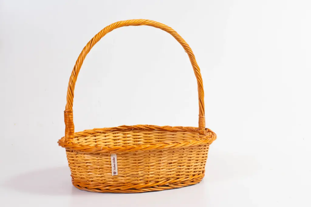 Classic Handwoven Willow Wicker Basket with Handle – Timeless Charm for Everyday Use