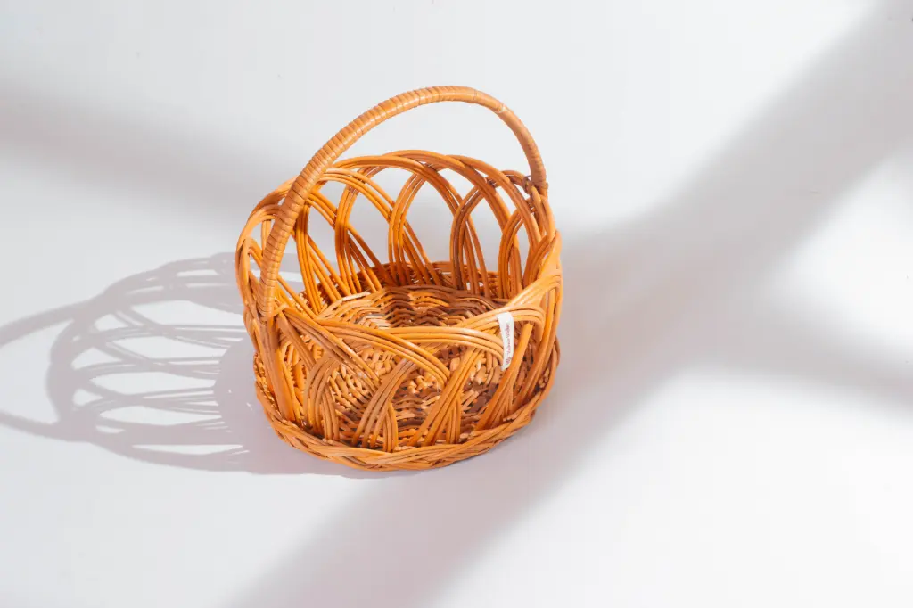 Handcrafted Mini Willow Wicker Basket with Handle – Decorative & Functional Storage